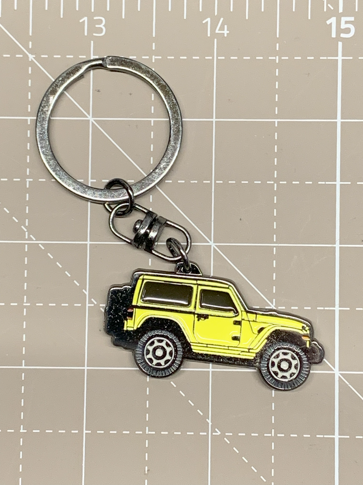 Llavero apto para Jeep Wrangler JL de 2 puertas y 4 puertas con imagen esmaltada en ambos lados