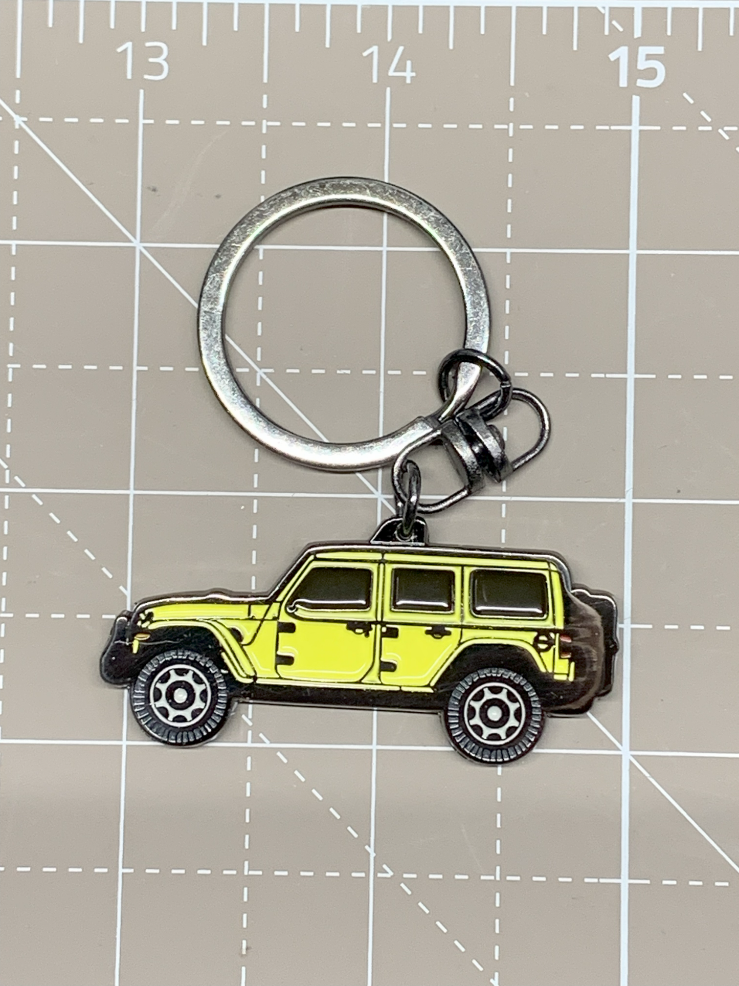 Llavero apto para Jeep Wrangler JL de 2 puertas y 4 puertas con imagen esmaltada en ambos lados